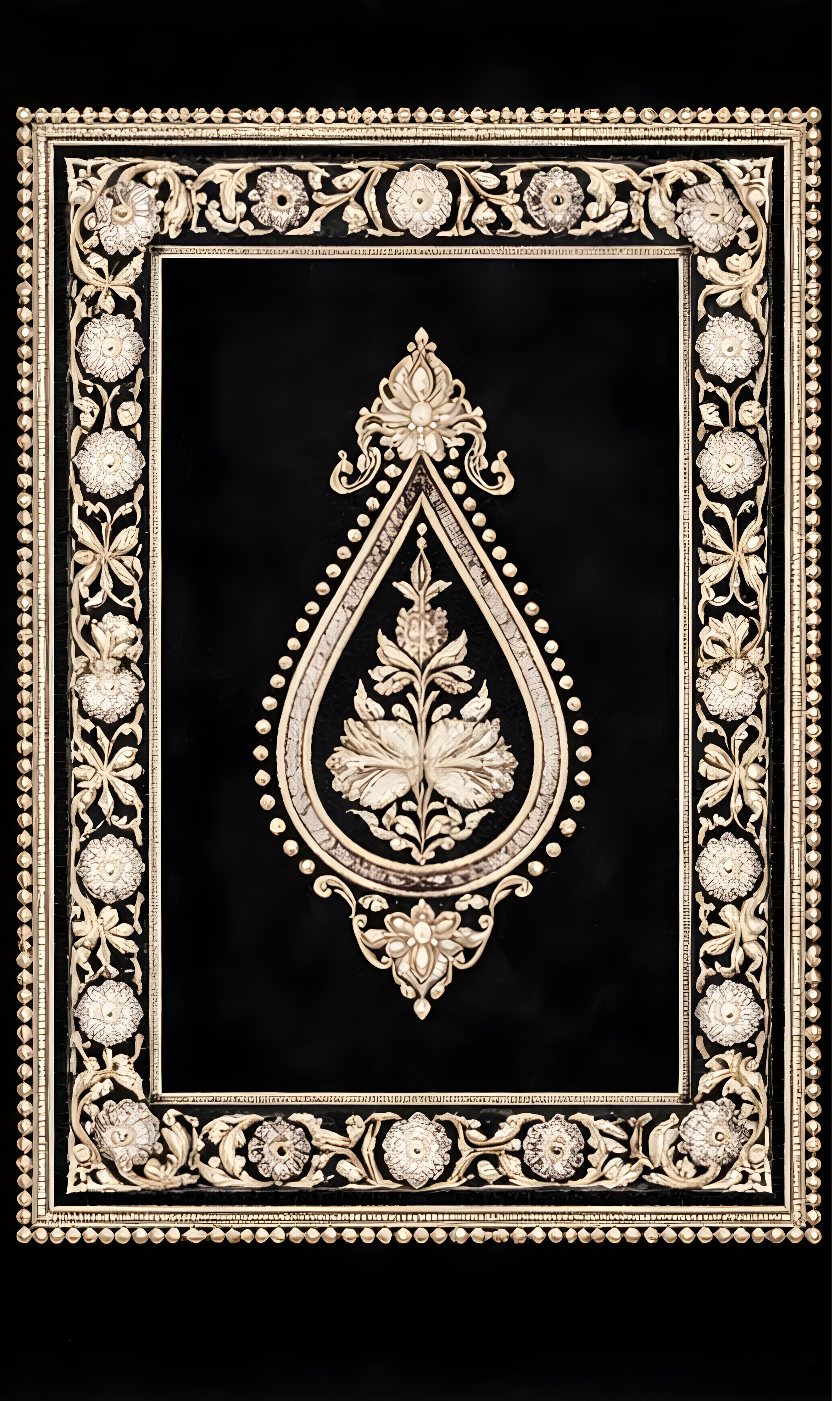 Ivory Teardrop Crest