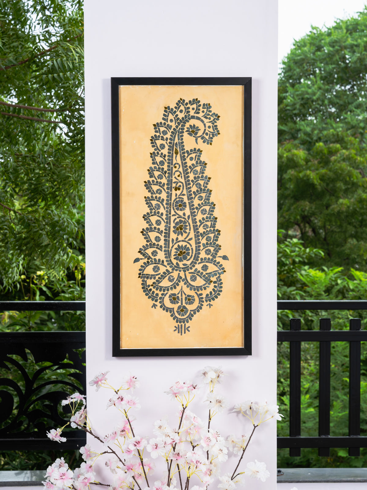 Noir Petal Medallion-2