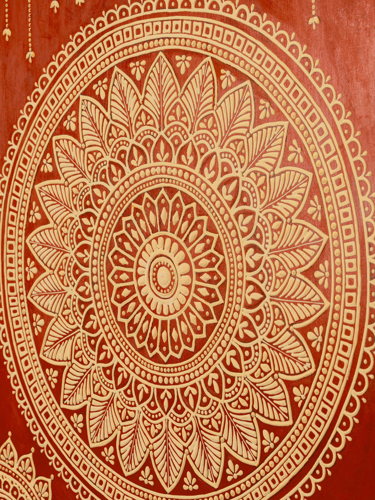 Detail of the tasselled border on the Imperial Terracotta Lippan Panel